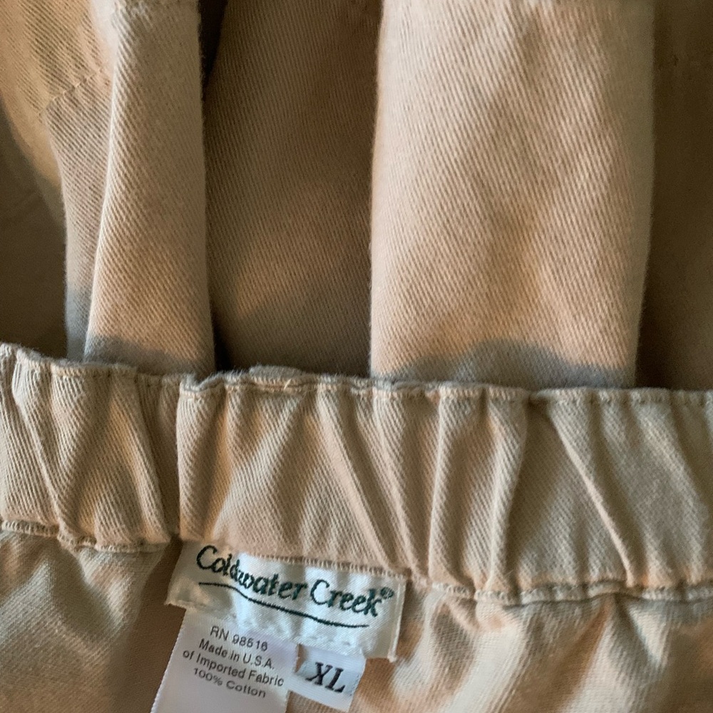 Coldwater Creek cargo shorts, size XL, very good condition. - Picture 2 of 4